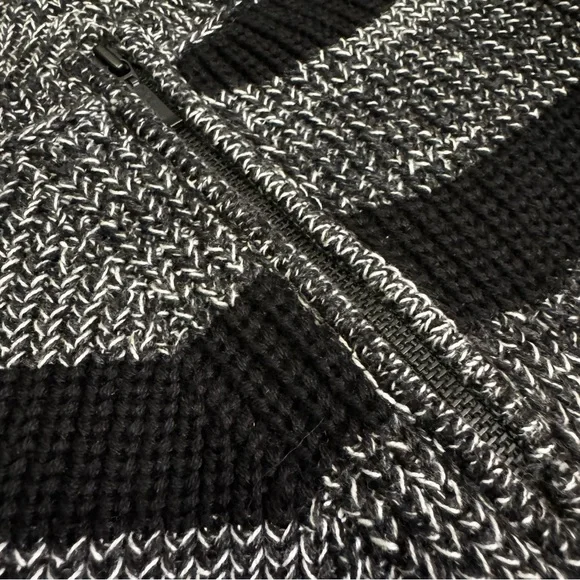 Victoria's Secret Black and Gray Striped Sweater Size Small Zipper Detail NWOT - Picture 6 of 11